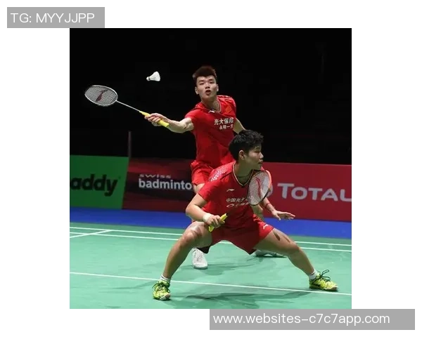 上海羽毛球队在冠军赛中的灵活性展现与战术分析 上海羽毛球队在冠军赛中的灵活性展现与战术分析